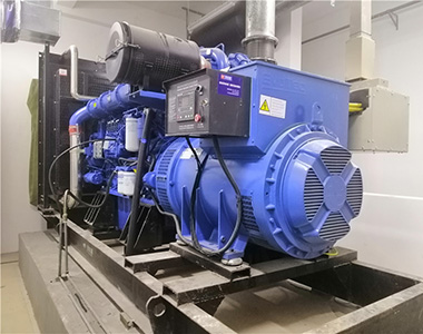 火博官方网址720KW/400V陆用发电机应用于某房地产项目